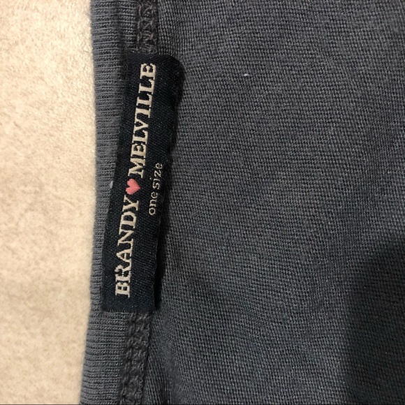 Brandy Melville | California Cropped Tee Shirt - Picture 5 of 6